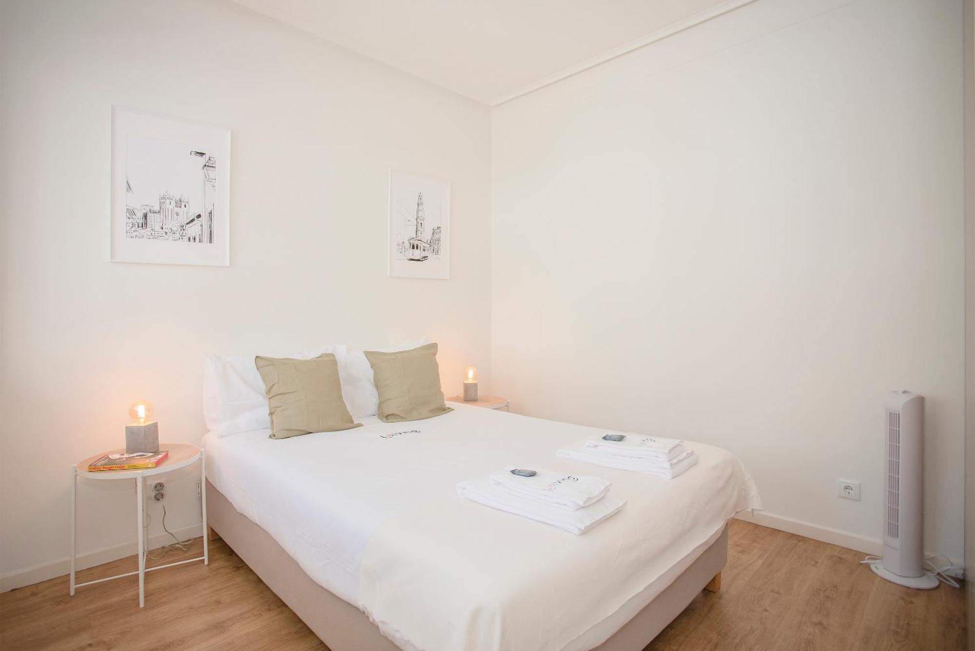 Liiiving In - Downtown Balcony Apartment Porto