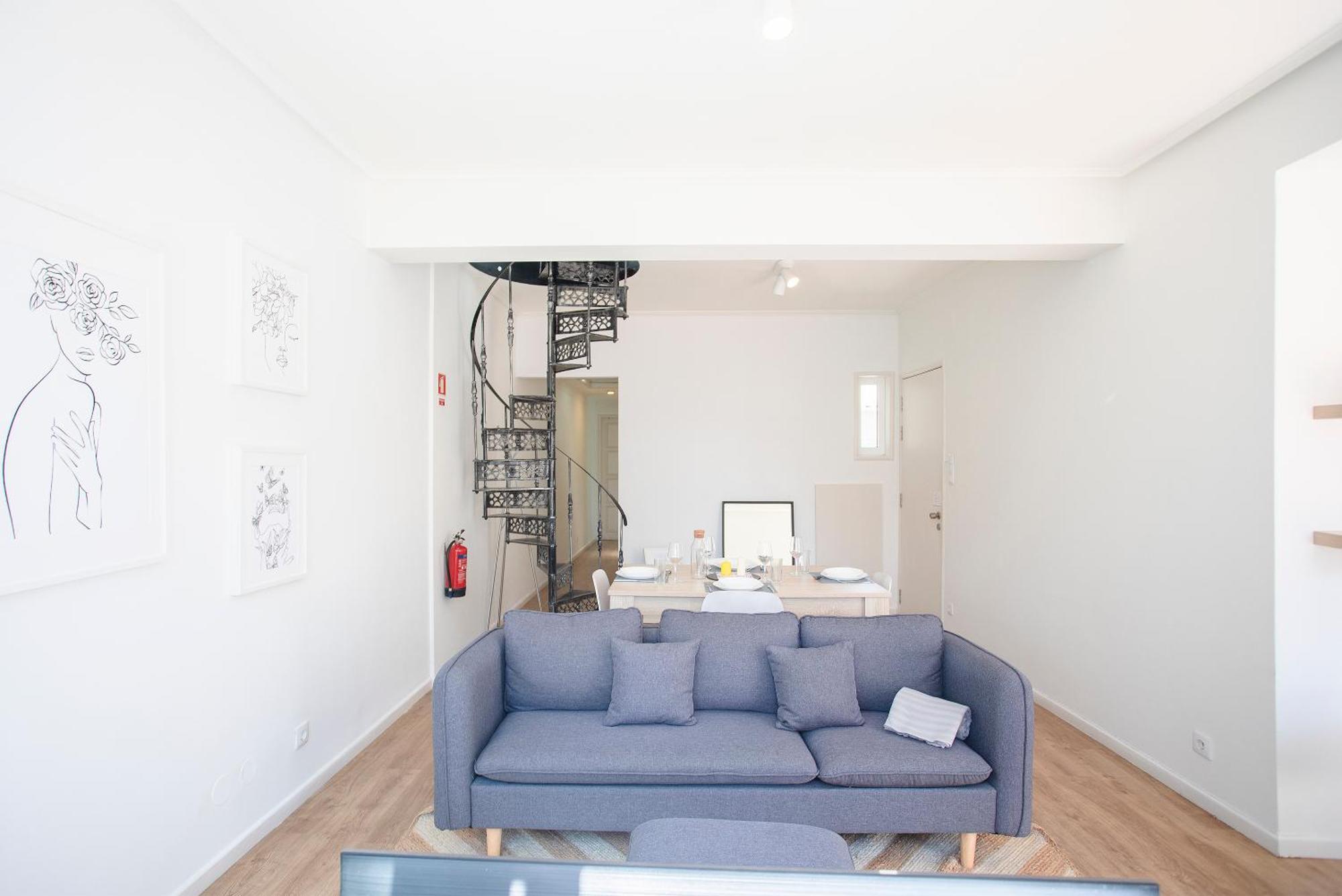 Liiiving In - Downtown Balcony Apartment Porto