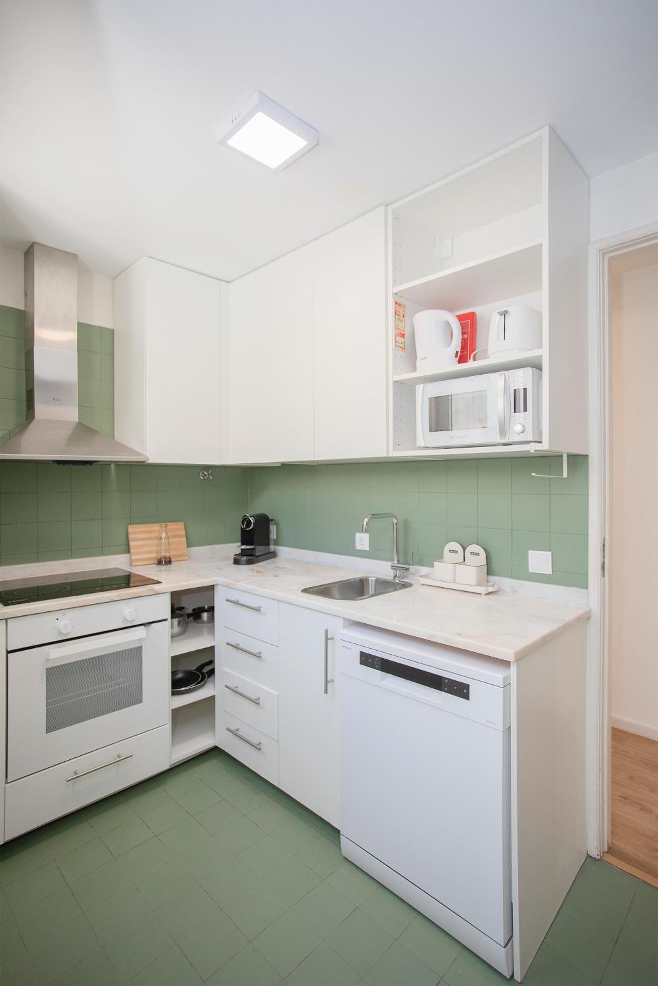 Liiiving In - Downtown Balcony Apartment Porto