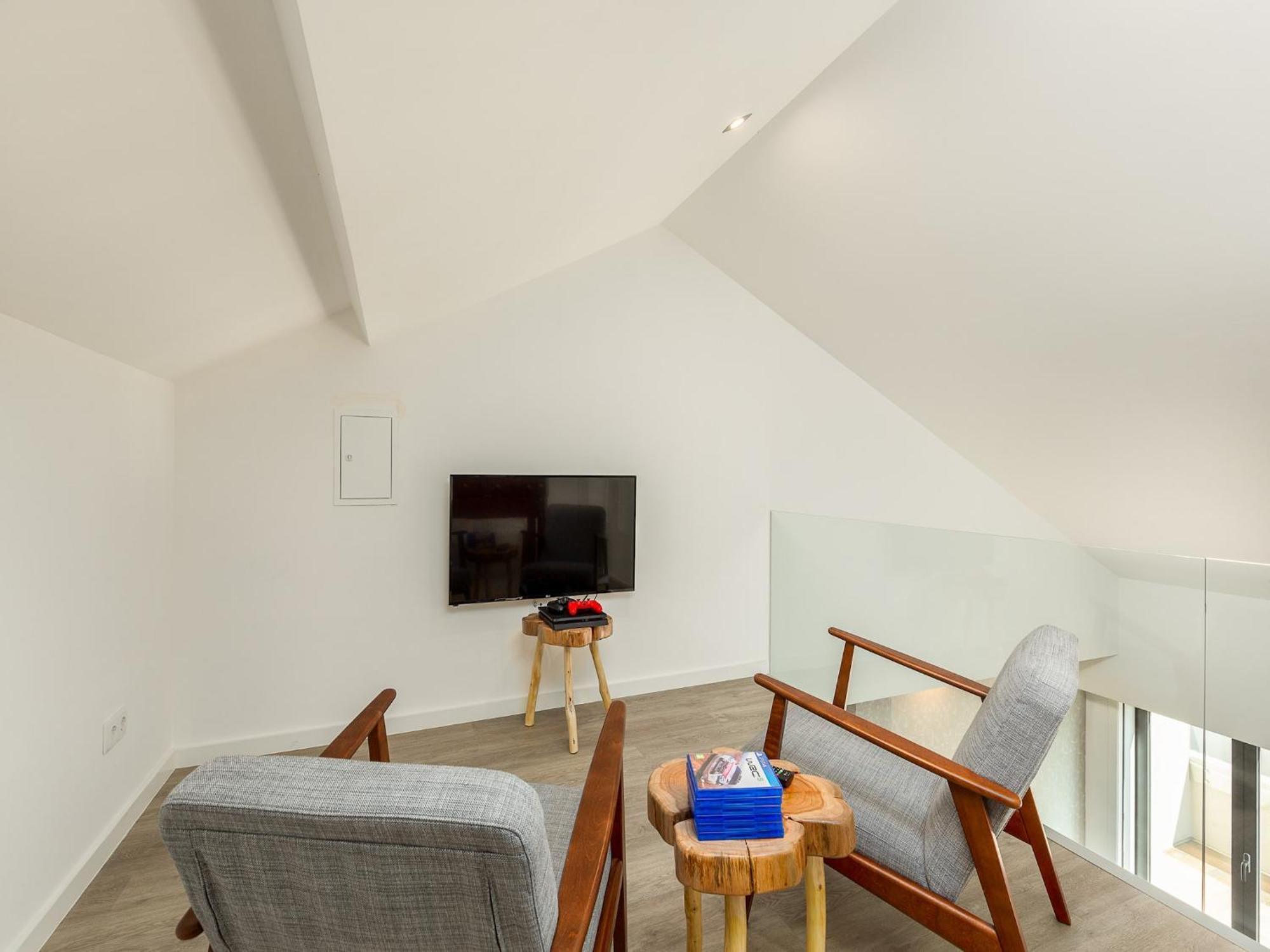 Apartment Spacious 4-bedroom In