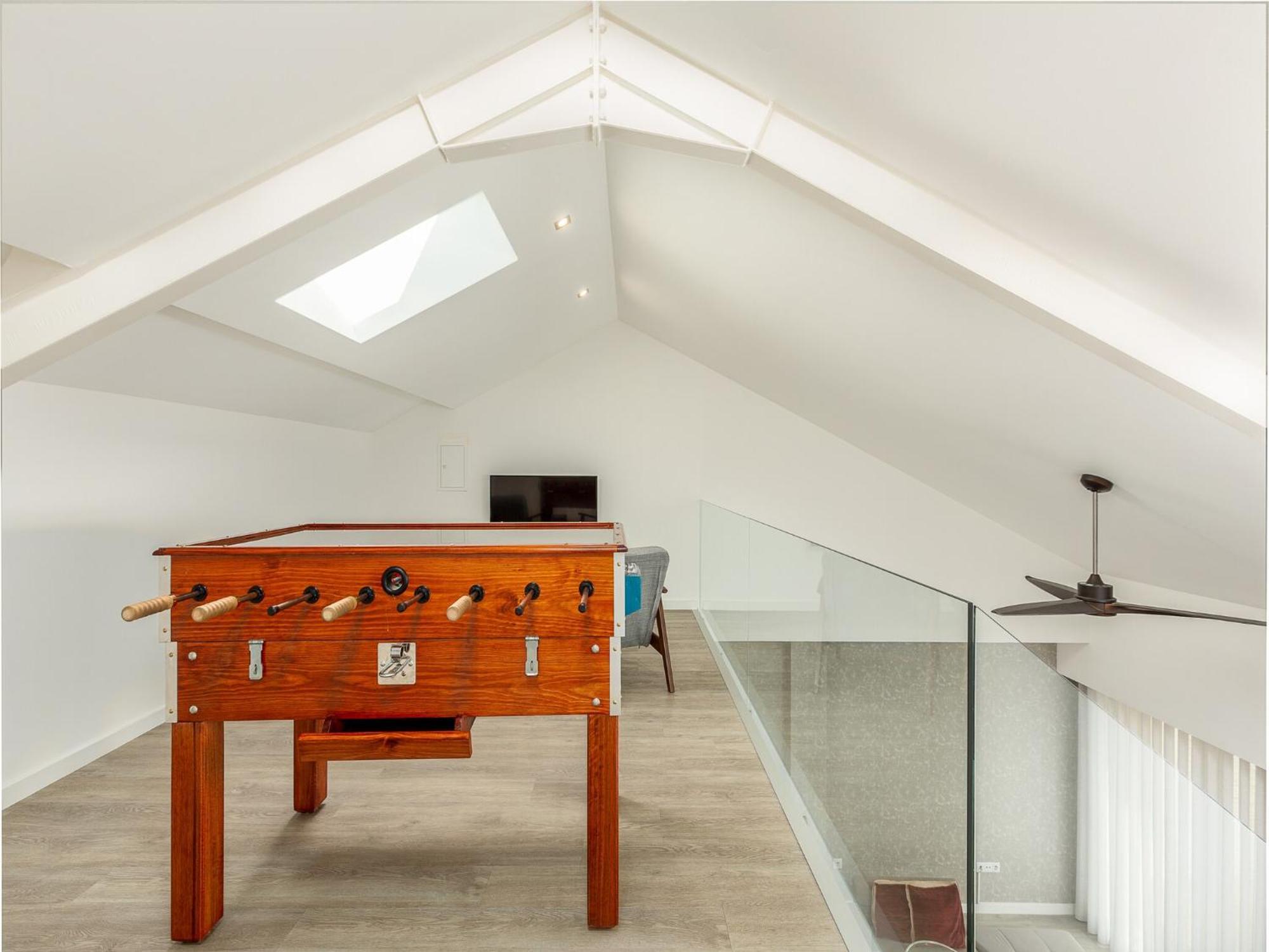 Spacious 4-bedroom In Apartment *