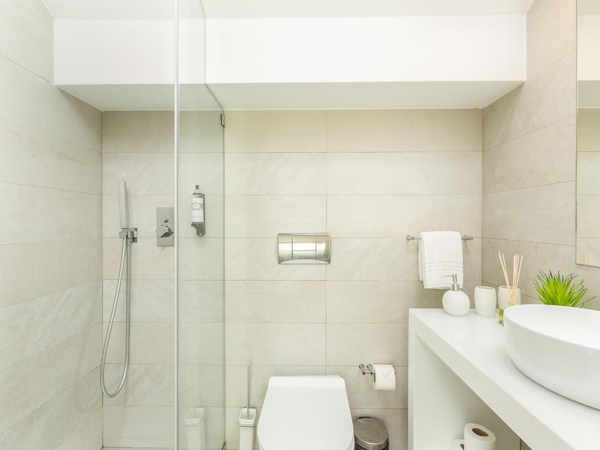Spacious 4-bedroom In Apartment Porto