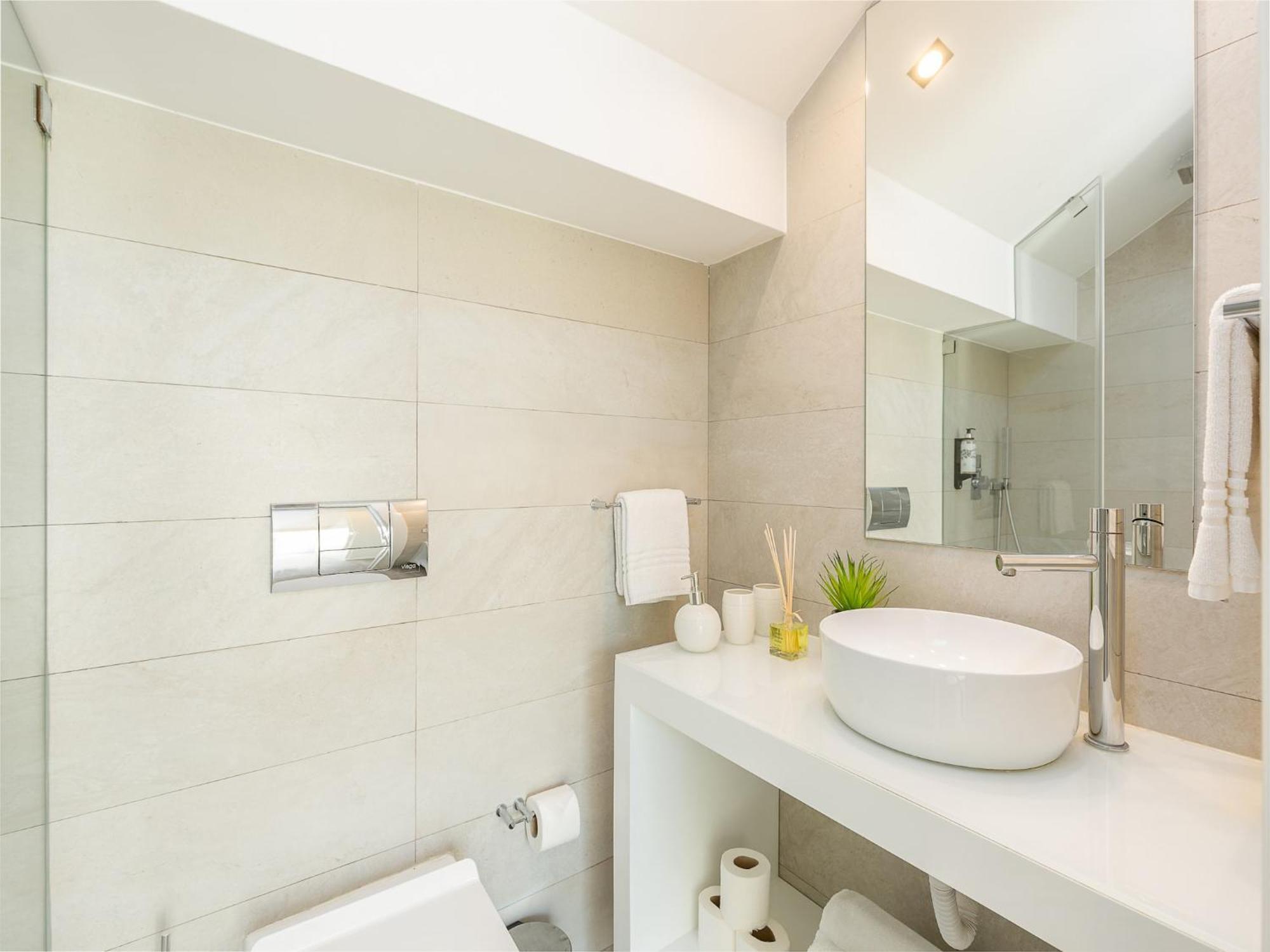 Spacious 4-bedroom In Porto