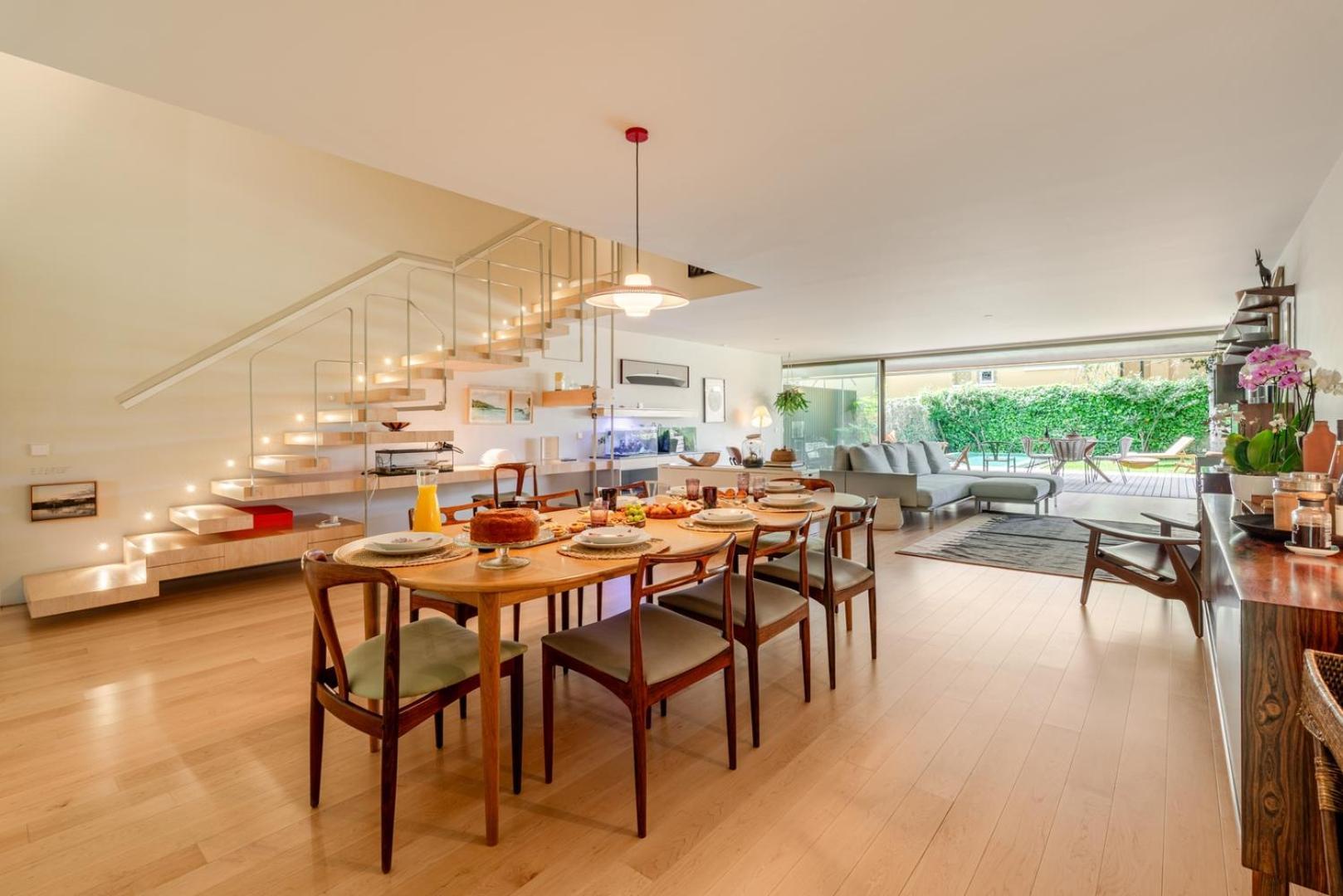 Hostwise - Grand W/ Pool, Garden & Garage