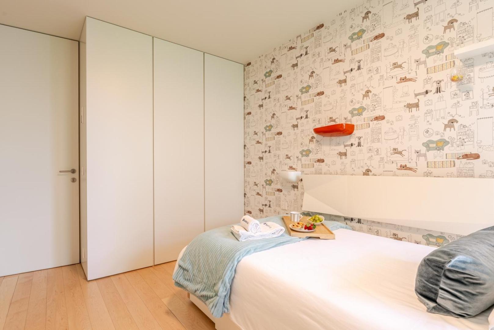Hostwise - Grand W/ Pool, Garden & Garage Holiday home