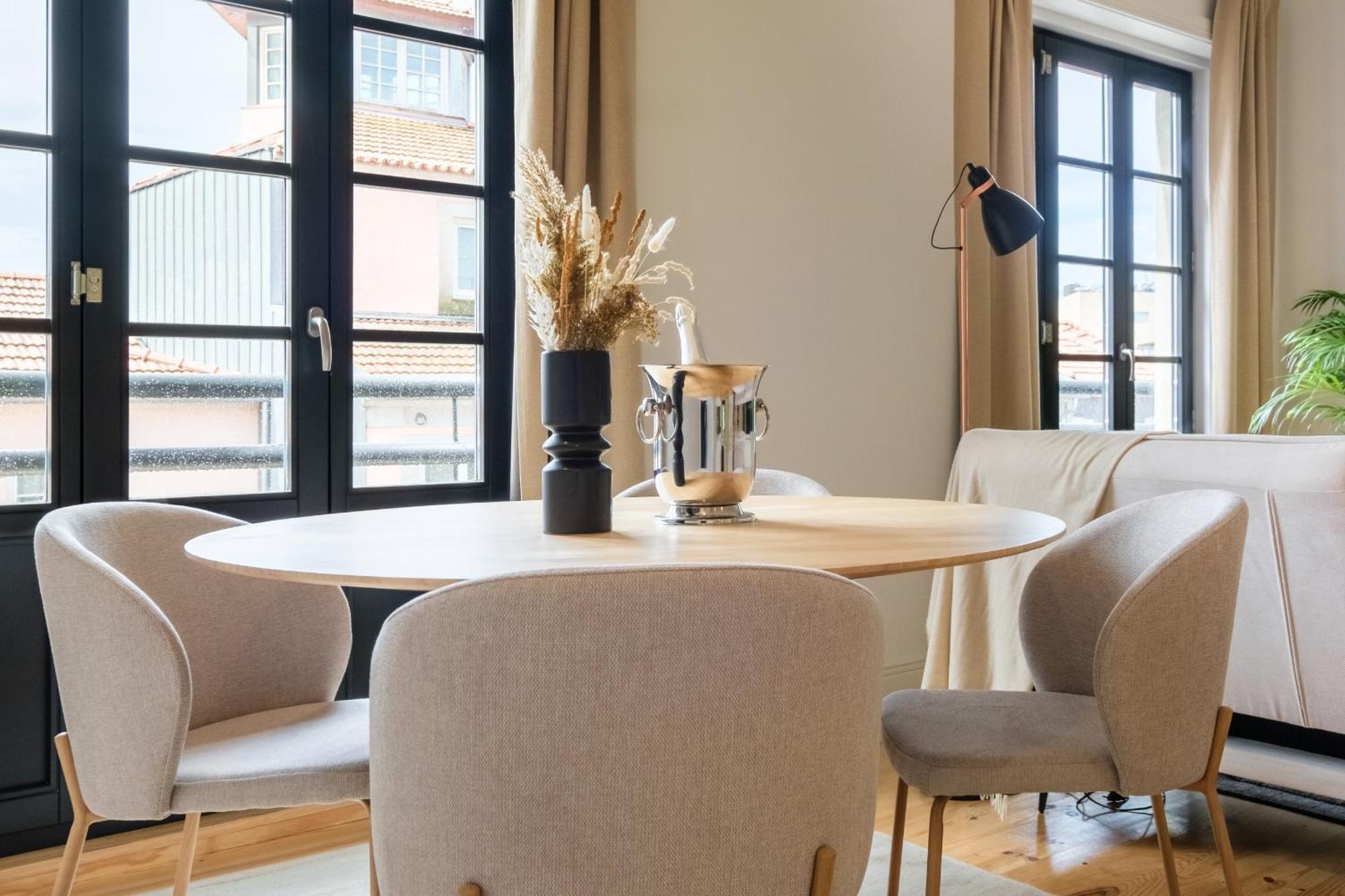 Art Deco 33 Luxury 2br Downtown Metro Ac Apartment Porto
