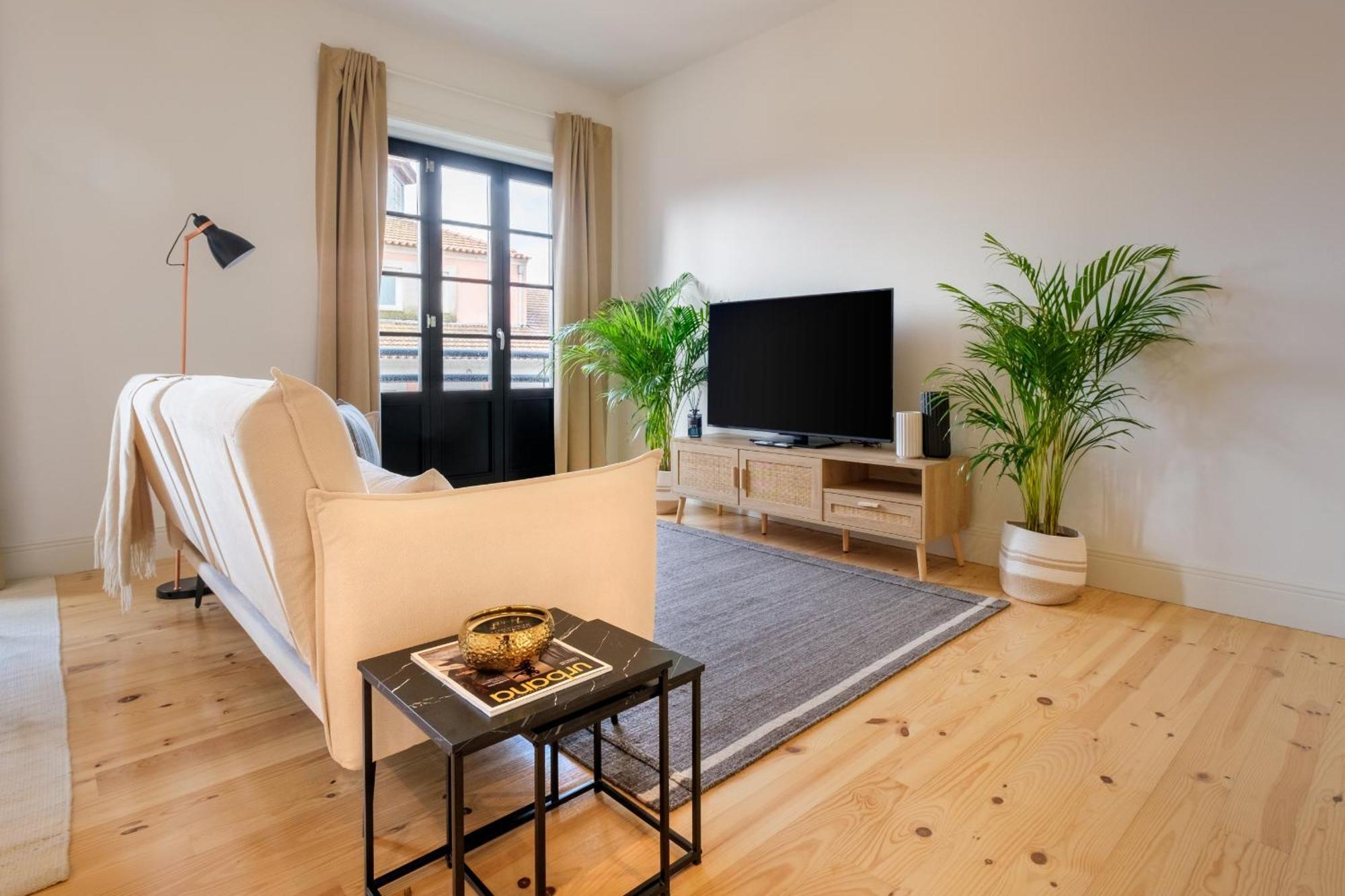 Art Deco 33 Luxury 2br Downtown Metro Ac Apartment *