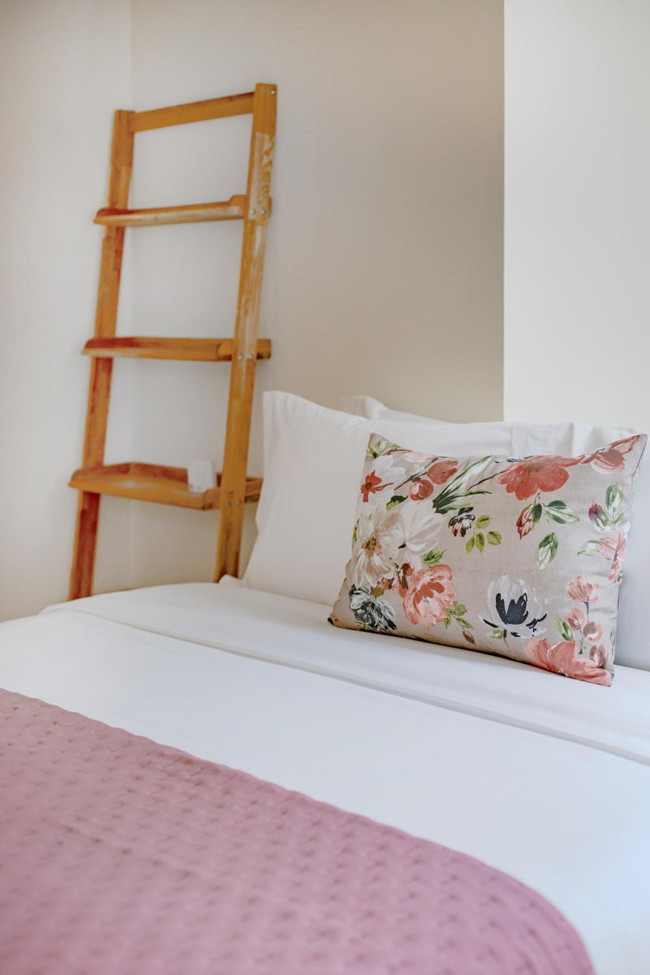 Minimalist Loft At Terracotta Collection Porto