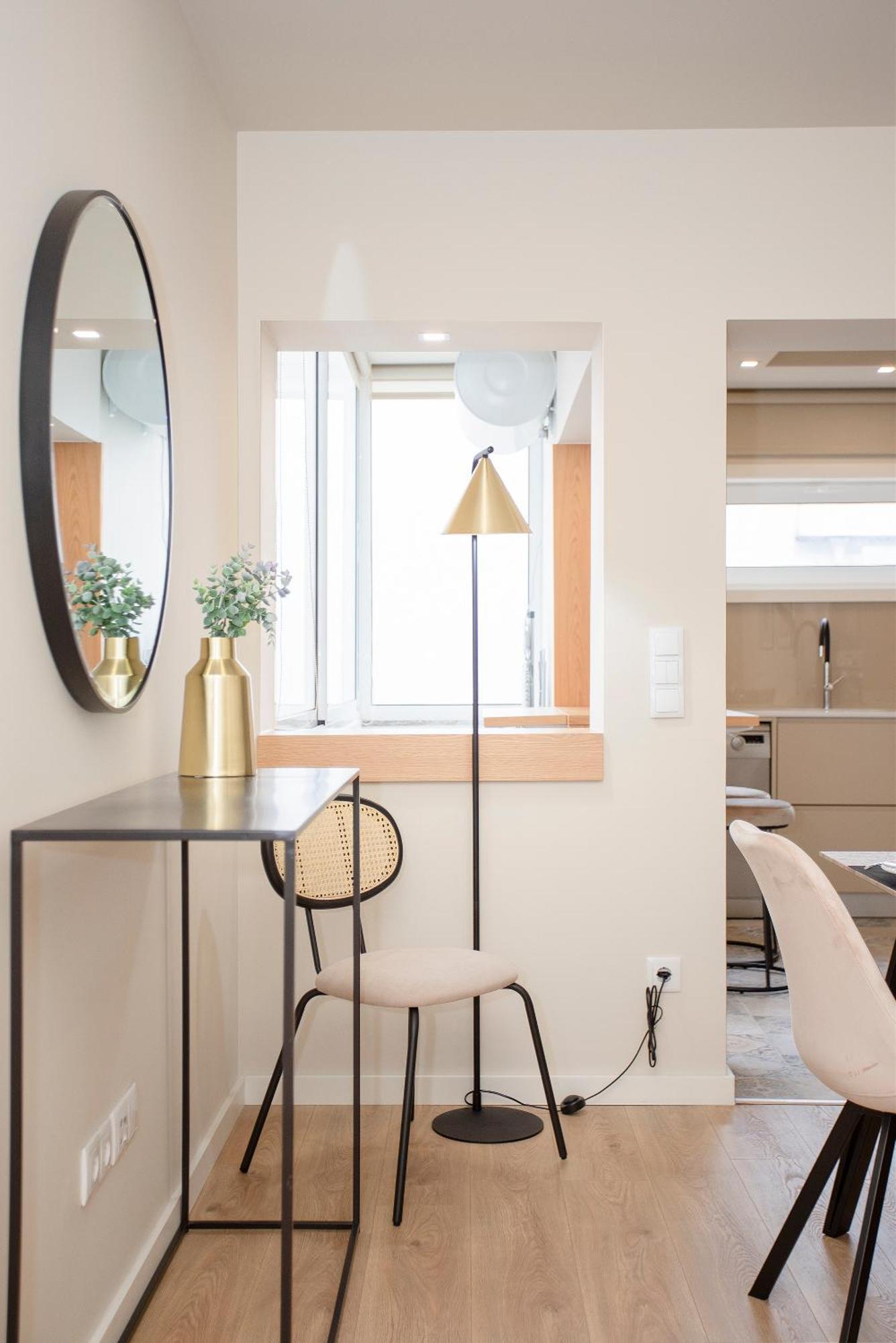 Apartment Liiiving In - Uptown Pearl