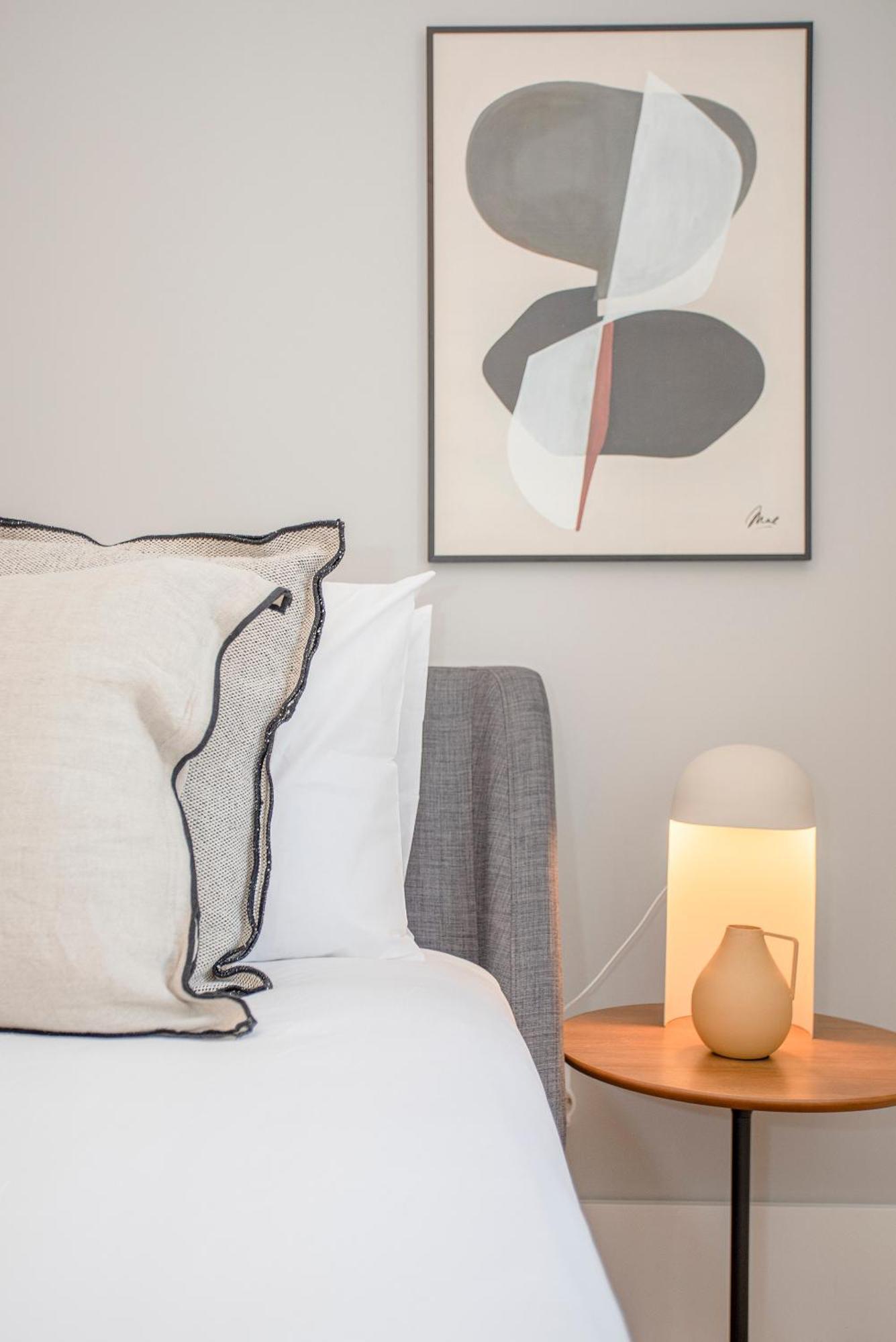 Apartment Liiiving In - Art Design