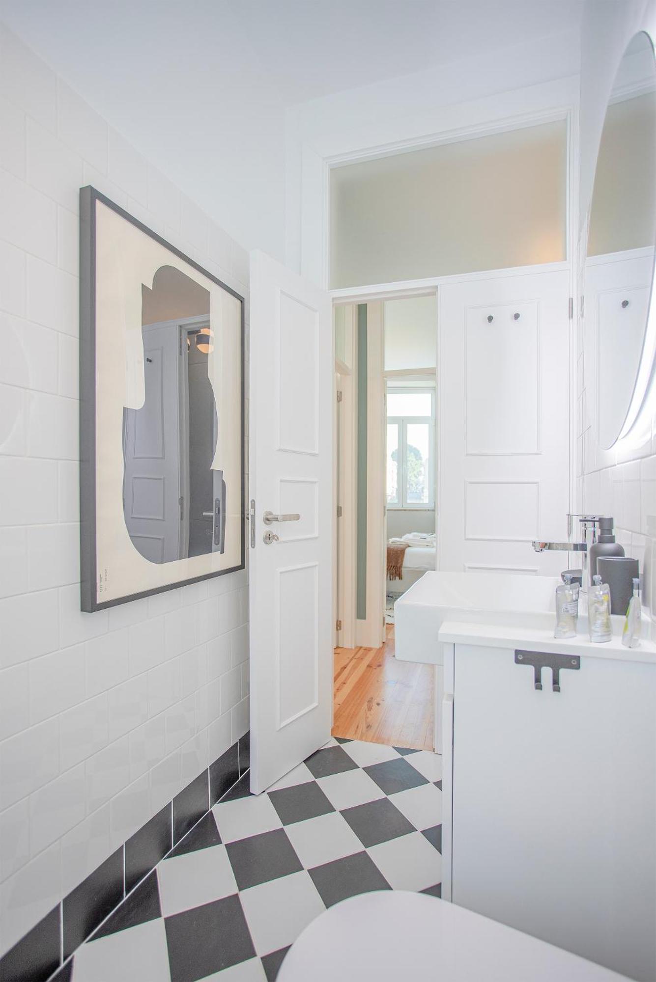 Apartment Liiiving In - Art Design *