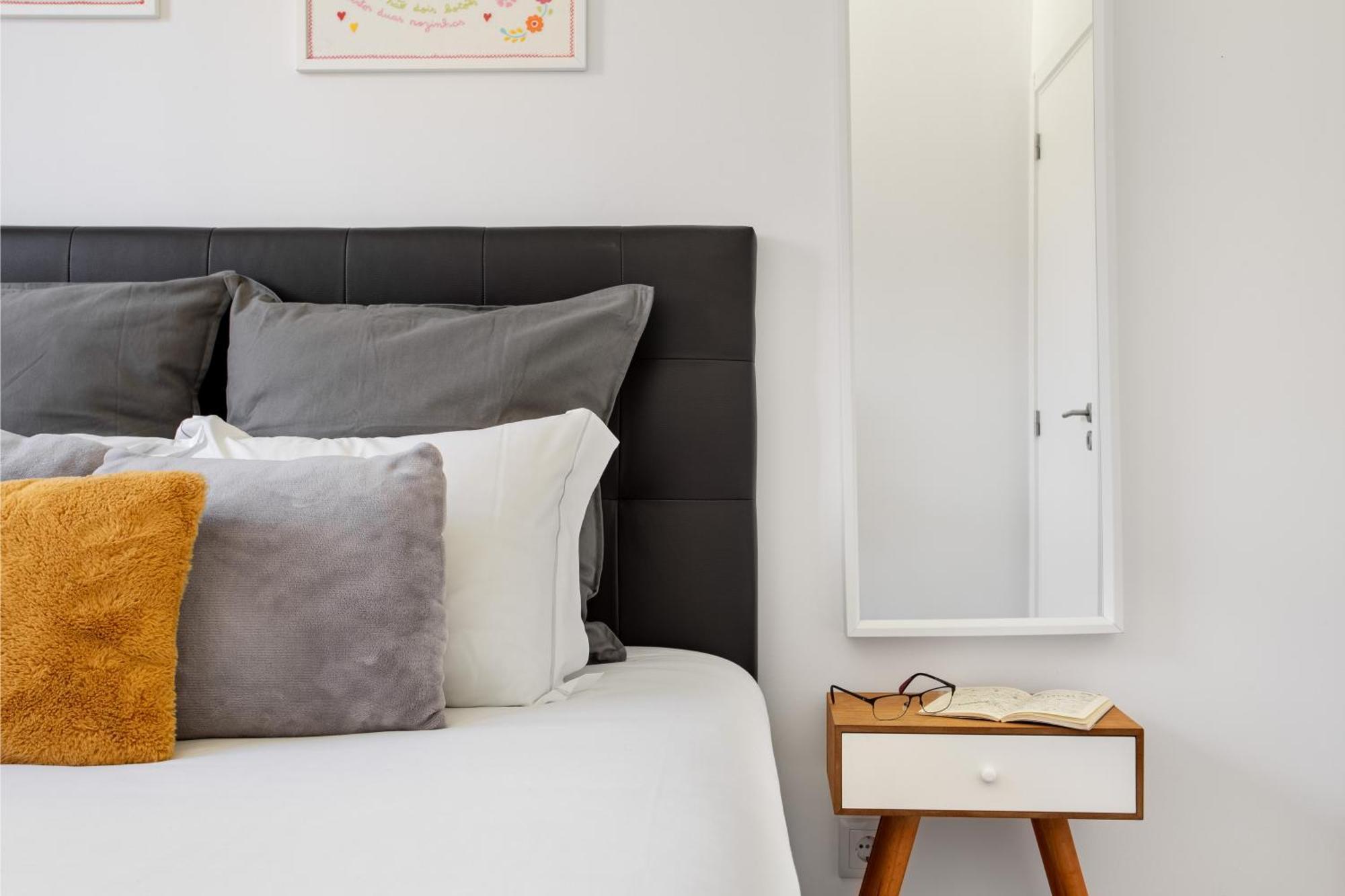 Joivy Elegant Escape-stylish 2br By Metro Apartment Porto