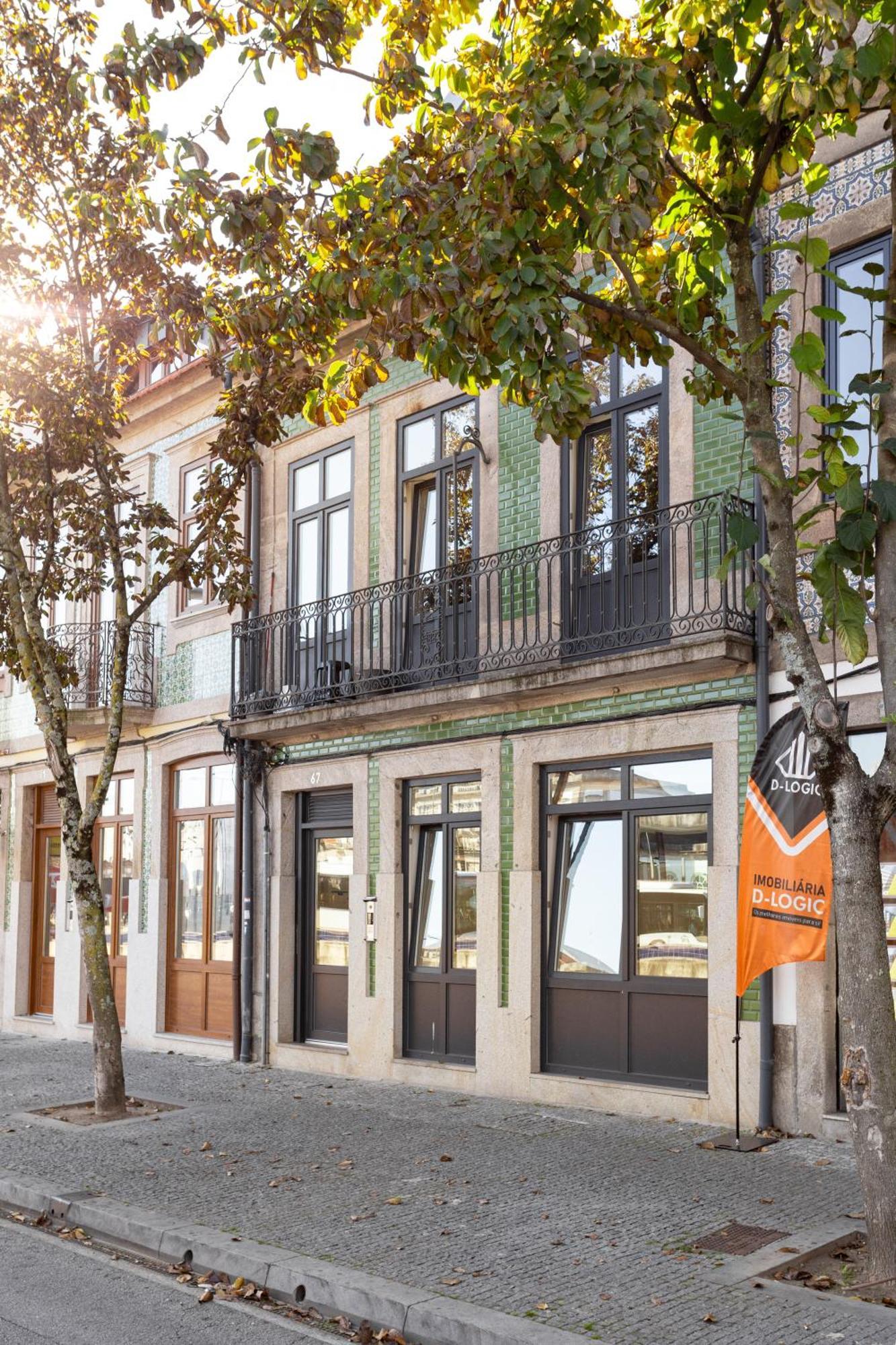 Joivy Elegant Escape-stylish 2br By Metro * Porto