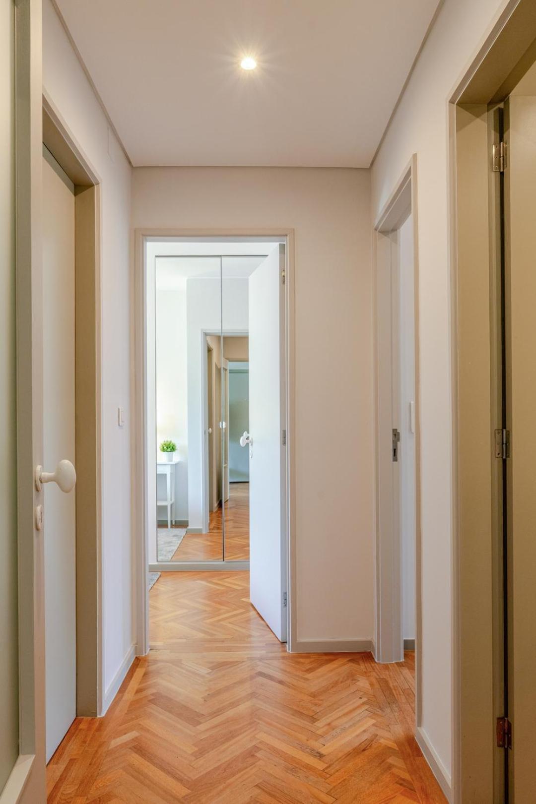 Apartamento Hostwise - Bright & Spacious Flat W/ Garage *