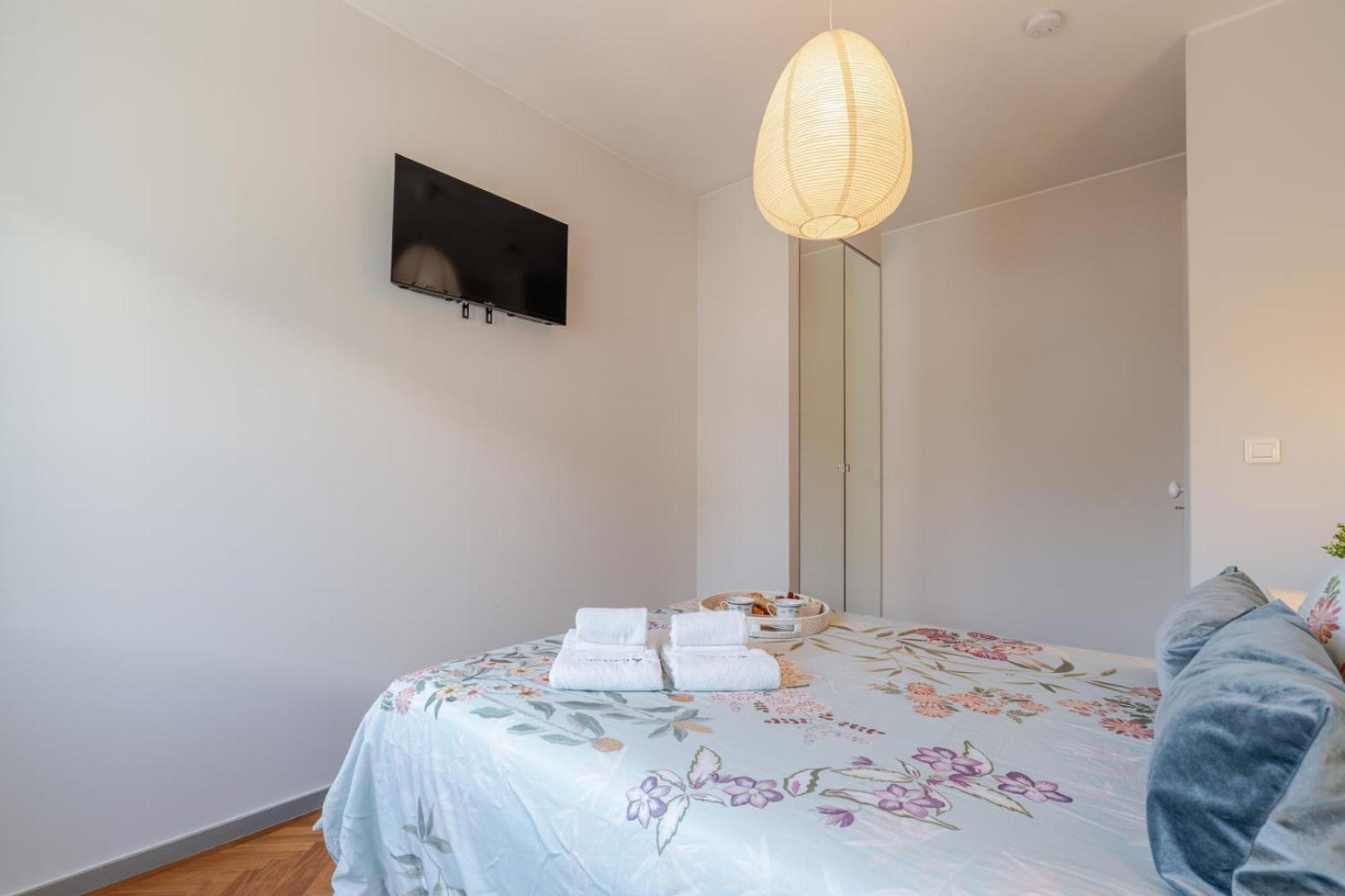 Apartamento Hostwise - Bright & Spacious Flat W/ Garage *