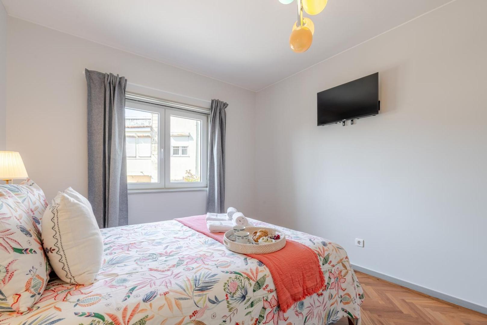 Hostwise - Bright & Spacious Flat W/ Garage Apartamento Porto