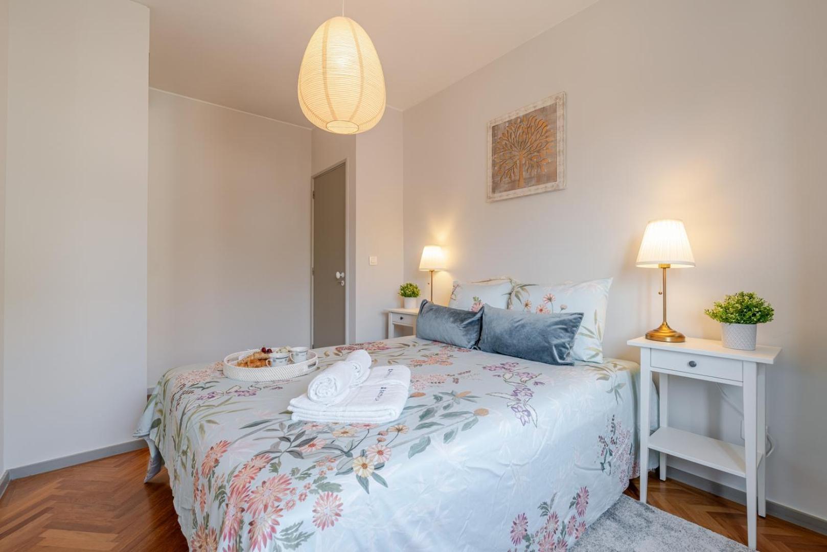 Apartamento Hostwise - Bright & Spacious Flat W/ Garage *