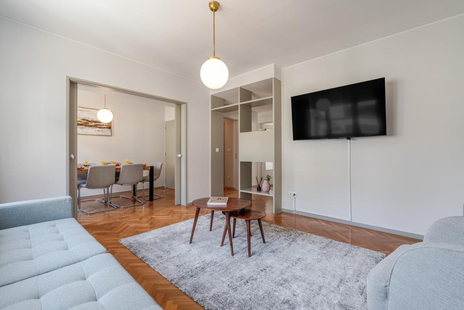 Apartamento Hostwise - Bright & Spacious Flat W/ Garage Porto