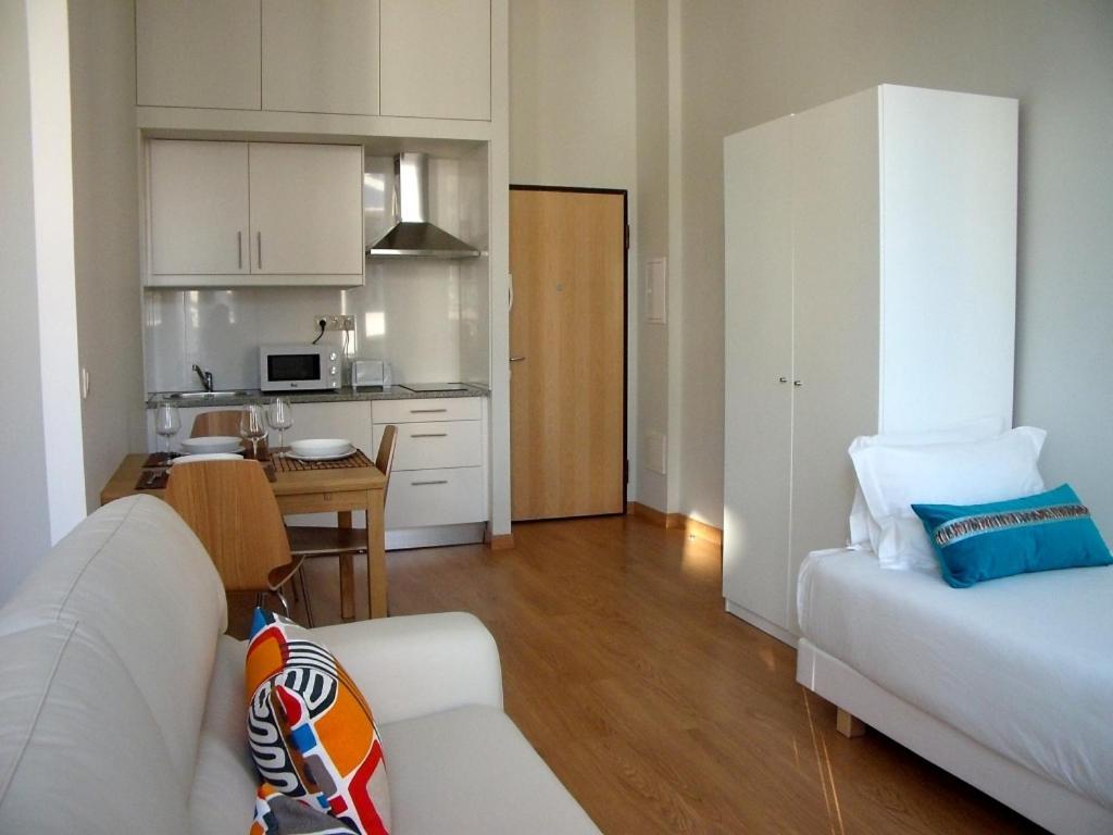 12 Short Term Apartment