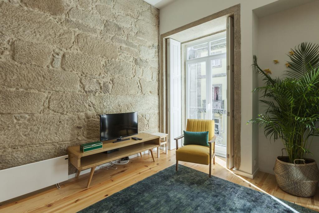 Old Stone Flats By Host Wise *
