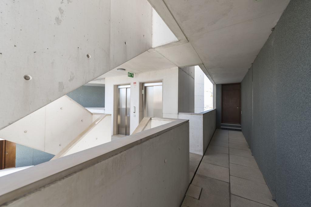 Lovelystay - Casas Brancas - Modern Apartment With Balcony & Free Private Parking Porto