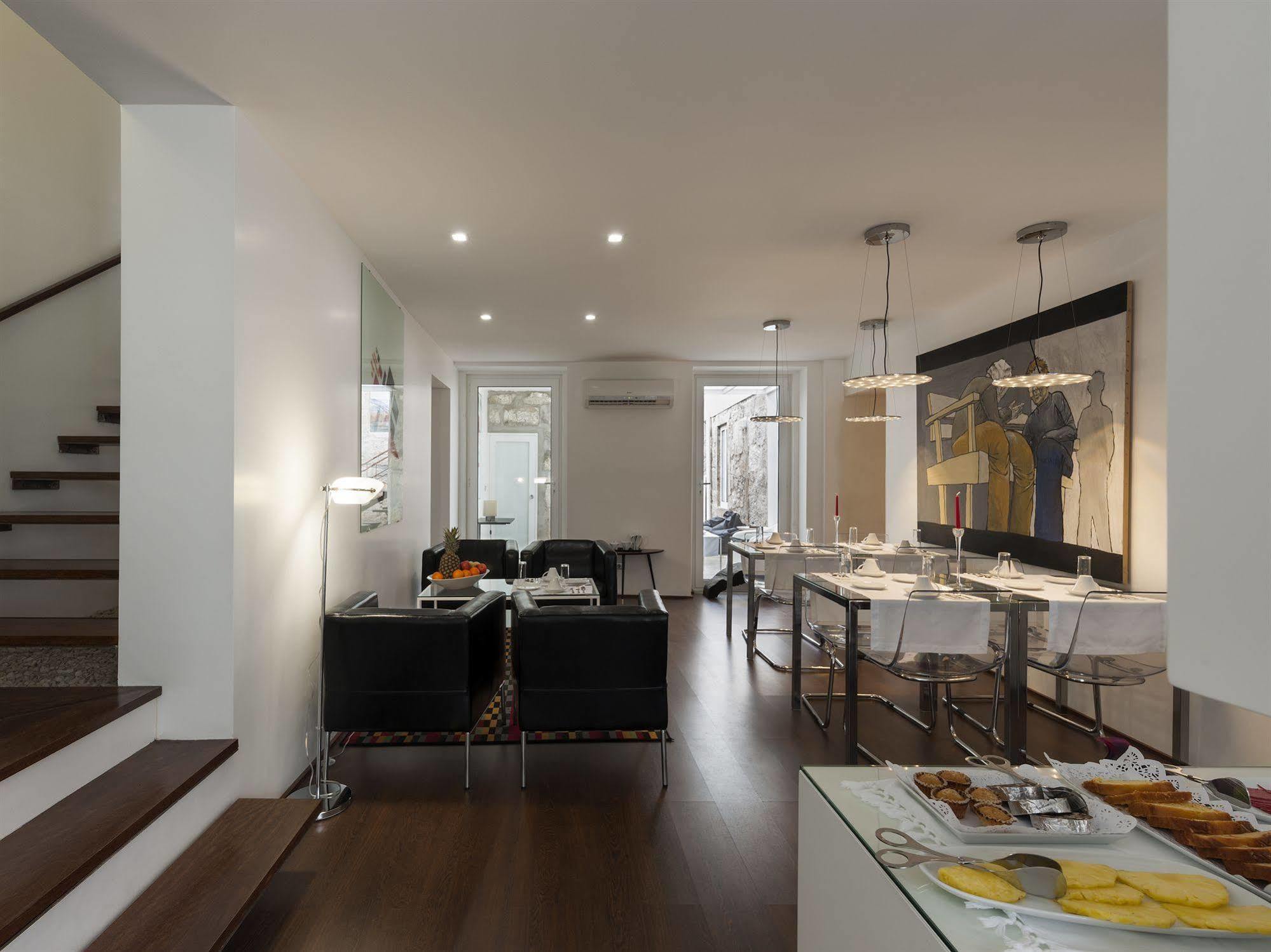 Apartment Fine Arts By Olala Homes