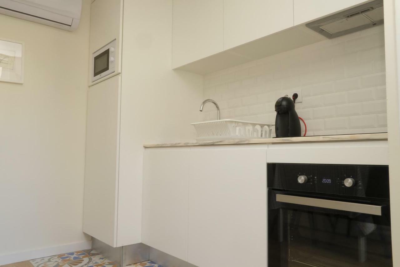 Oporto Wall Apartments *