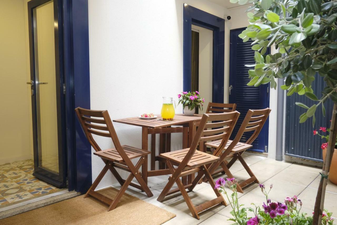 Oporto Wall Apartments *