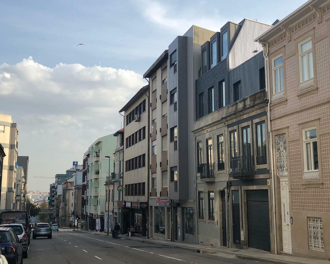 Homeintown Camoes - Downtown Elegant Ac & Wifi Apartment *