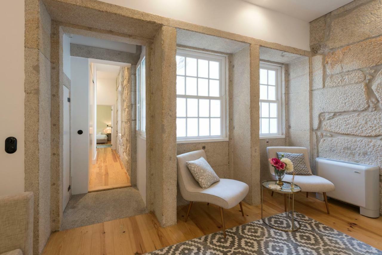 Downtown Almada Loft Apartment *