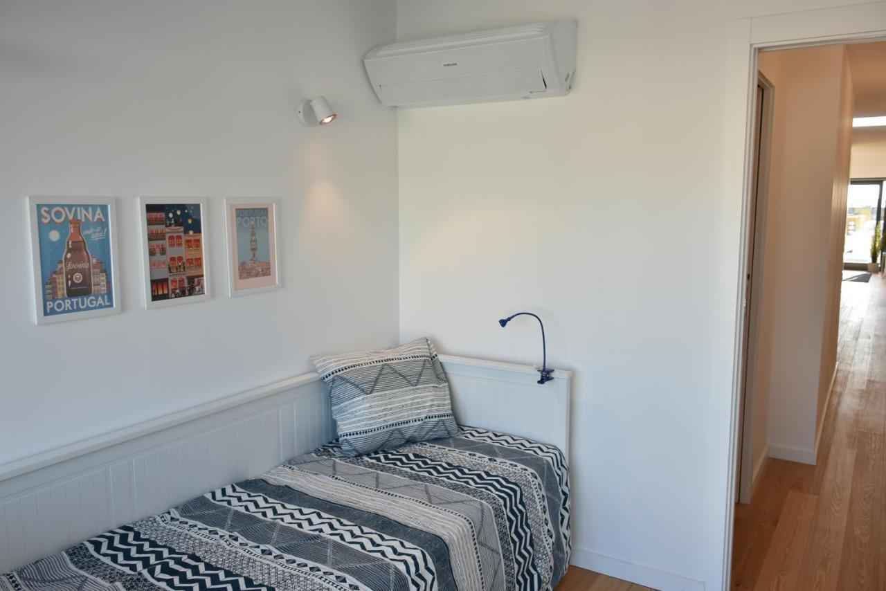Sunny Penthouse Whith Balcony 9min Walk Main Station Apartment Porto