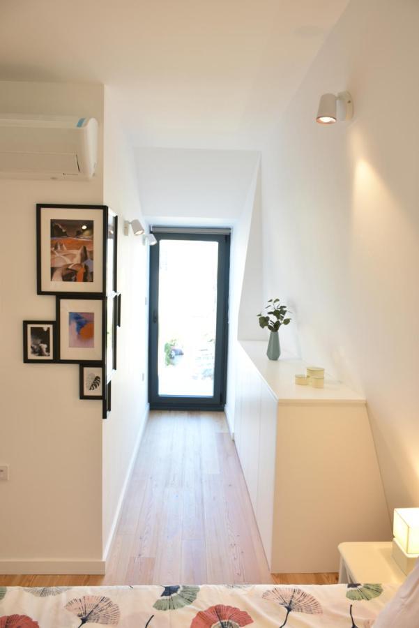 Apartment Sunny Penthouse Whith Balcony 9min Walk Main Station *