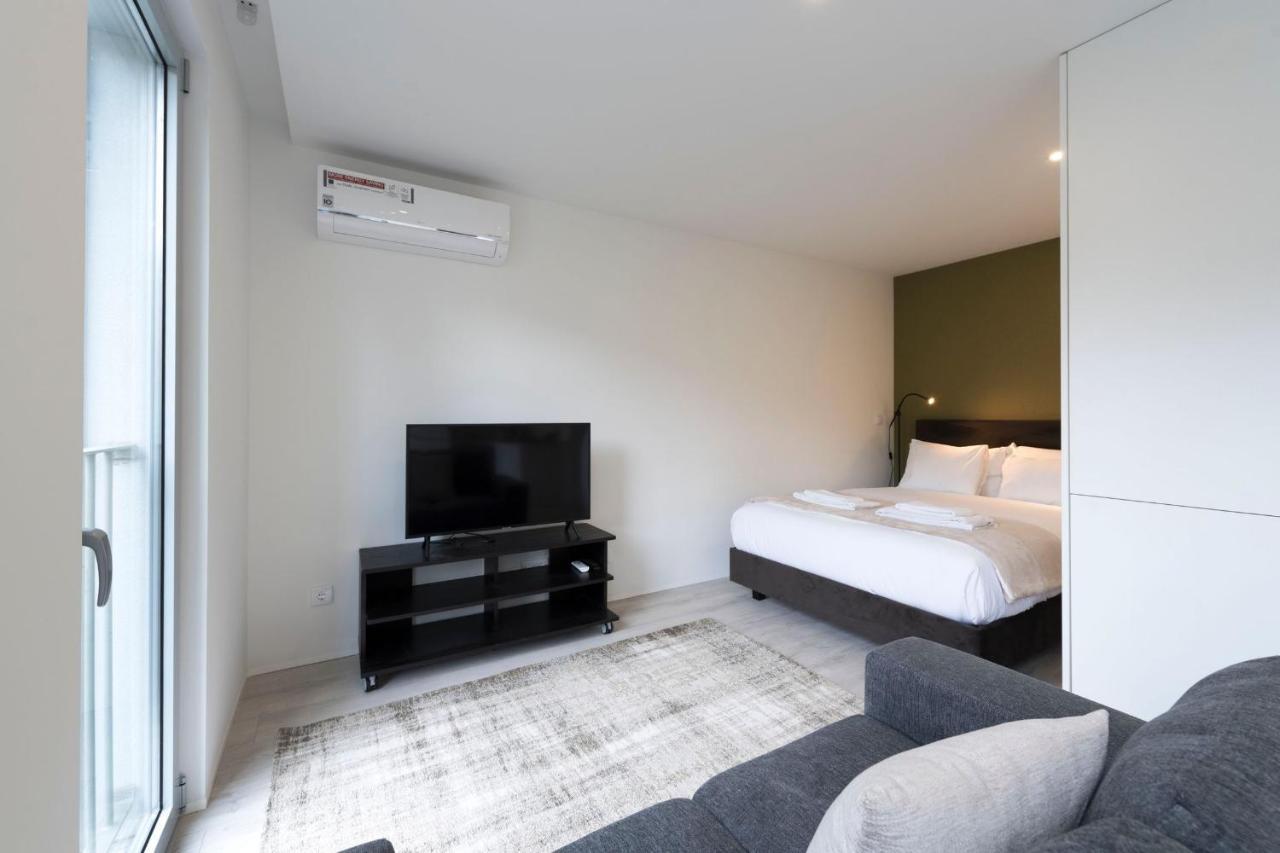 Lovelystay - Modern Loft With Gym & Free Parking Minutes Away From Cbd *
