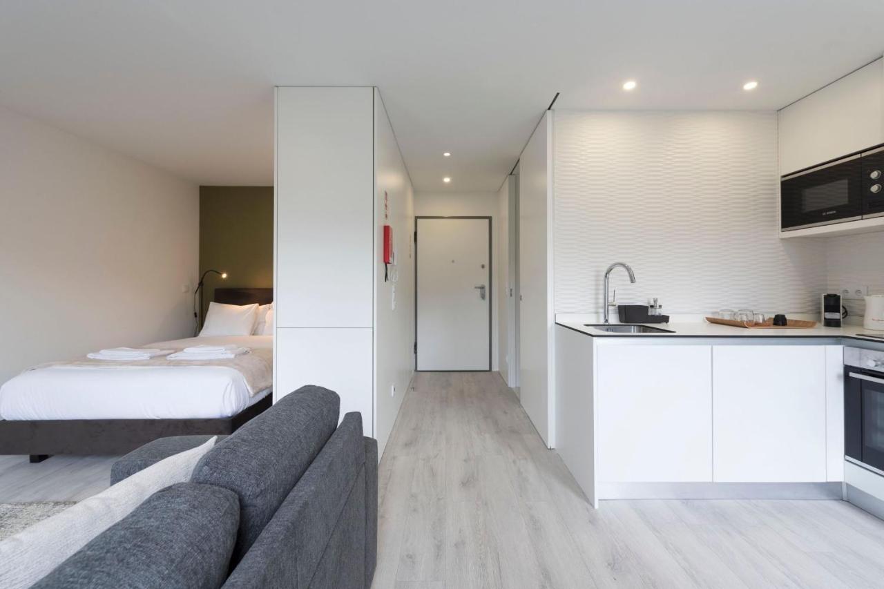 Lovelystay - Modern Loft With Gym & Free Parking Minutes Away From Cbd Apartment Porto