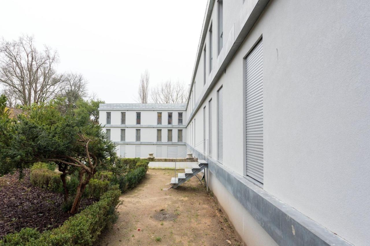 Lovelystay - Modern Loft With Gym & Free Parking Minutes Away From Cbd Apartment Porto
