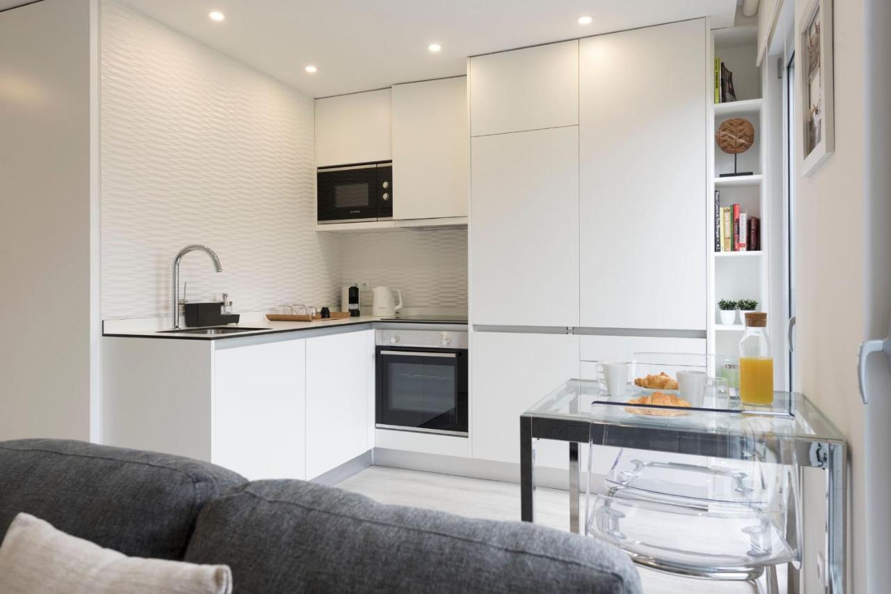 Lovelystay - Modern Loft With Gym & Free Parking Minutes Away From Cbd * Porto