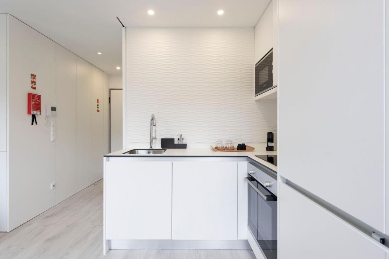 Lovelystay - Modern Loft With Gym & Free Parking Minutes Away From Cbd Porto