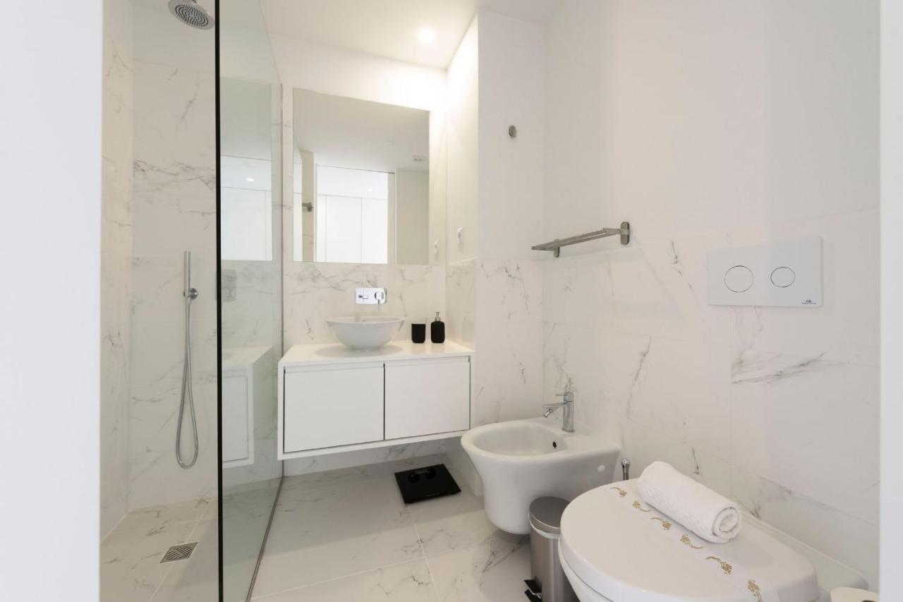 Lovelystay - Modern Loft With Gym & Free Parking Minutes Away From Cbd Apartment Porto