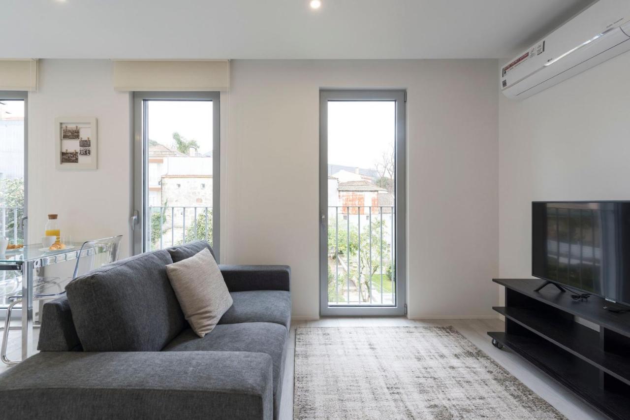 Lovelystay - Modern Loft With Gym & Free Parking Minutes Away From Cbd Apartment