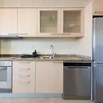 Lovelystay - Downtown Modern 2Br Flat With Free Parking