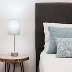 Lovelystay - 1Br Flat W Ac And Balcony By Aliados