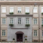 Cc Downtown Palace - E