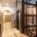 Cc Downtown Palace - J