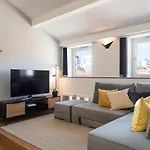Modern Loft With Ac In Downtown Porto By Lovelystay