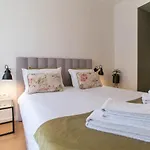 Clerigos Prime Suites By Porto City Hosts