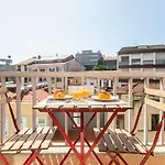 3Br Apartment With Balcony And Free Parking By Lovelystay