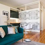 Historic Apartment At Cardosas With Balcony