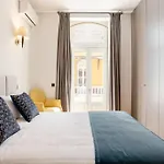 Boutique Rentals-Art & Charm II Apt W/ Terrace