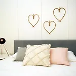 Charming Apartment - Free Parking - Heart Of The City