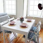 Charming Apartment - Free Parking - Heart Of The City